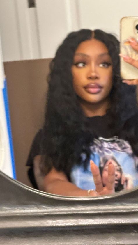 Solána Imani Rowe, Solana Imani Rowe, Snapchat Pfp, Sza Pics, Dream Life Photos, Solana Rowe, Black Music Artists, Sza Singer, Celebrity Selfies