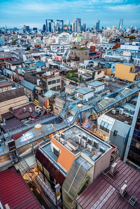 On the rooftop in TOKYO. Rooftop City View, Tokyo Rooftop, Urban Rooftop, Layered Architecture, Japan Architecture, High Building, City Hunter, Olivia Black, Japan Aesthetic