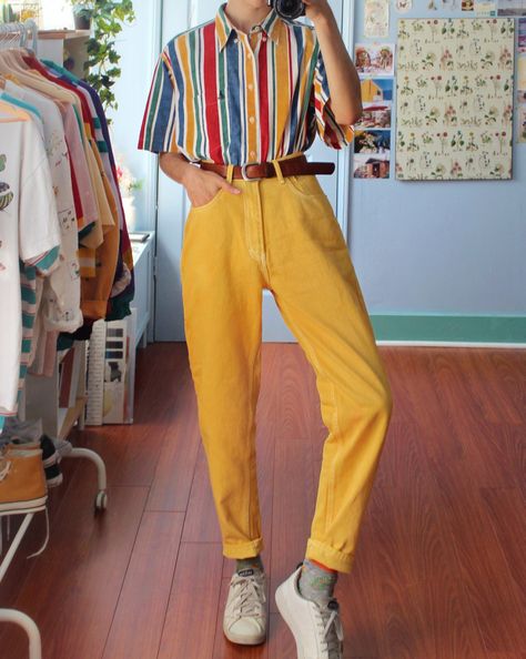 ♡ pinterest // sadwhore ♡ Yellow Pants, Look Retro, 80s Outfit, K Fashion, Grunge Look, Cooler Look, Mode Vintage, Character Outfits, Mode Inspiration