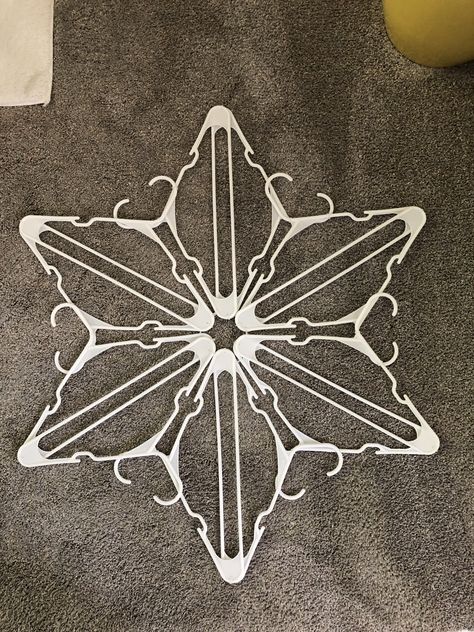 Dollar Tree Hanger Snowflake, Plastic Clothes Hanger Snowflake, Plastic Hanger Snowflake Diy, Hanger Stars Diy, Giant Snowflakes Diy, Plastic Hanger Crafts, Coat Hanger Snowflake, Hanger Snowflakes, Christmas Crafts Kids Ornaments