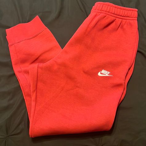 Nike Sweat Set, Baddies Hairstyle, Jordan Clothes, Harvey Outfits, Football Streetwear, Nike Tech Fleece Pants, Black Nike Joggers, Mens Athletic Pants, Nike Set