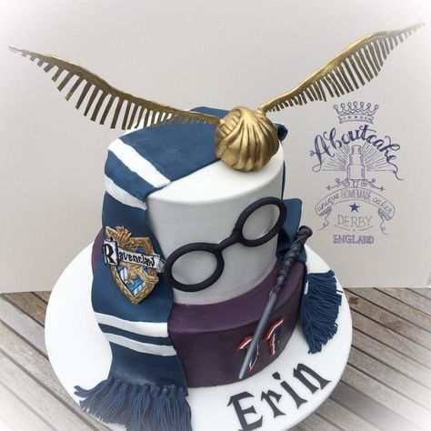 Hello! This was made with love for my niece, who loves Ravenclaw. I thoroughly enjoyed making the snitch and the badge! Thanks for looking x Birthday Cake Ideas For Kids, Harry Potter Motto Party, Harry Potter Themed Birthday, Harry Potter Desserts, Gateau Harry Potter, Harry Potter Birthday Cake, Kids Candles, Harry Potter Bday, Harry Potter Theme Party