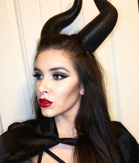 Easy Maleficent Makeup, Malificent Head Piece, Malecifent Costume, Maleficent Makeup Diy, Maleficent Inspired Makeup, Malefecint Costume, Malificent Fairy Costume Diy, Maleficent Costume Makeup, Maleficent Costume Diy Outfit