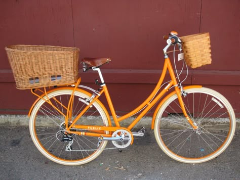 Orange PUBLIC C7 with pet basket Bicycle Aesthetic, Bike With Basket, Bike Aesthetic, Velo Vintage, Vehicle Decor, Retro Bike, Cruiser Bicycle, Pretty Bike, Cycle Chic