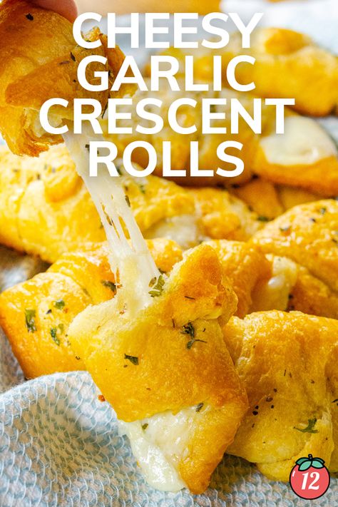 Cheesy Garlic Crescent Rolls | 12 Tomatoes Garlic Crossiant Rolls, Crescent Roll Cheese Bread, Cheesy Garlic Crescent Rolls, Garlic Crescent Rolls, Cheesy Garlic Breadsticks, Garlic Rolls, 12 Tomatoes Recipes, Crescent Recipes, Garlic Breadsticks