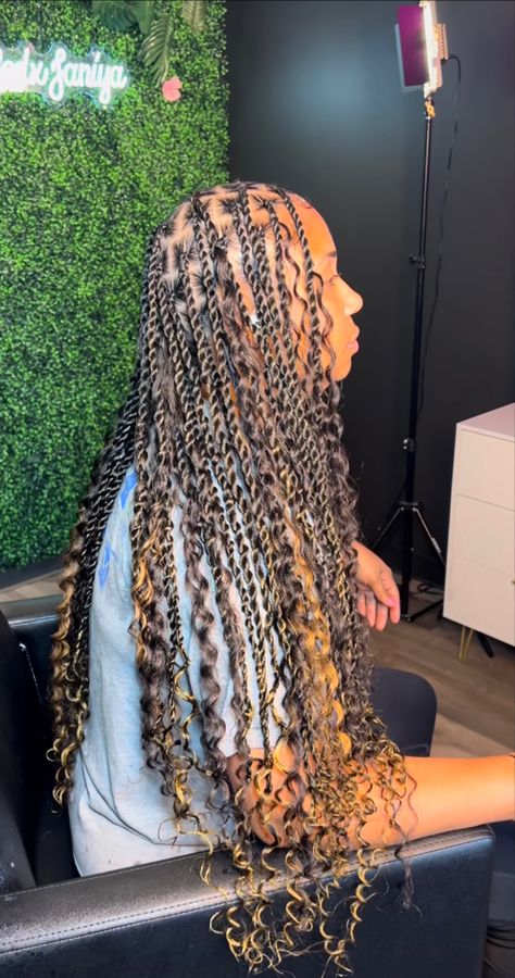 Hair Type Chart, Black Kids Braids Hairstyles, Short Relaxed Hairstyles, Braided Hairdo, Curly Weave Hairstyles, Goddess Braids Hairstyles, Mode Zara, Box Braids Hairstyles For Black Women, Braided Hairstyles For Teens