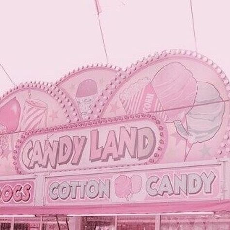 Candy Pfp Aesthetic, Pink Candy Wallpaper, Candy Land Aesthetic, Pink Candy Aesthetic, Aesthetic Biscuits, Mecore Aesthetic, Candy Core, Candy King, Circus Aesthetic