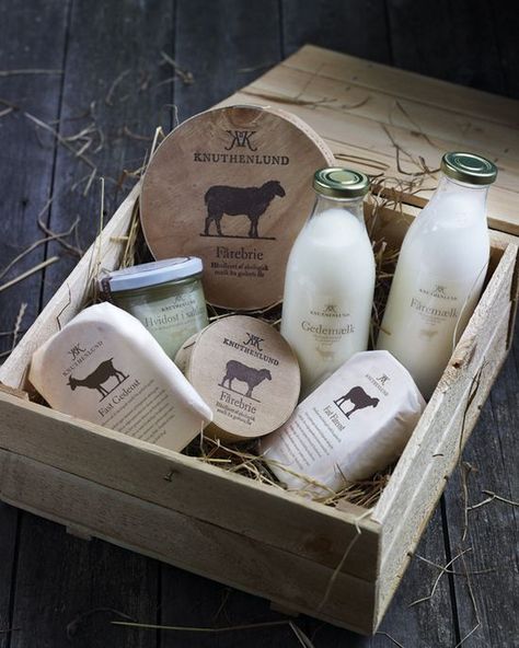 Dairy Packaging, Packaging Box Design, Cheese Packaging, Milk Packaging, Eco Packaging, Cool Packaging, Unique Packaging, Dairy Products, Dairy Farms