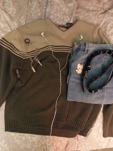 sweater with small stripes, jeans, belt, cat keychain, necklaces, rings School Tomorrow, Really Cute Nails, Cute Nails, Denim Jacket, What To Wear, Outfit Inspo, How To Wear