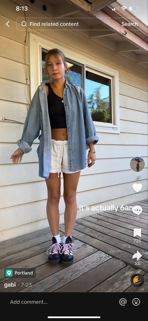 Basic Hot Weather Outfits, Really Hot Summer Day Outfit, Button Down Shirt Outfit Aesthetic, Jean Button Up Shirt Outfit, Denim Button Up Outfit, Denim Button Up Shirt Outfit, Rainy Day Summer Outfits, Style Inspo Summer, Black Top Outfit