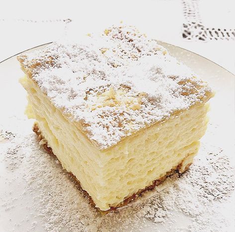 Serbian Cake Recipes, Krempita Recipe, Vanilla Custard Cake, Vanilla Slice Recipe, Cream Puff Dessert, Vanilla Slice, Puff Dessert, Custard Slice, Custard Cream