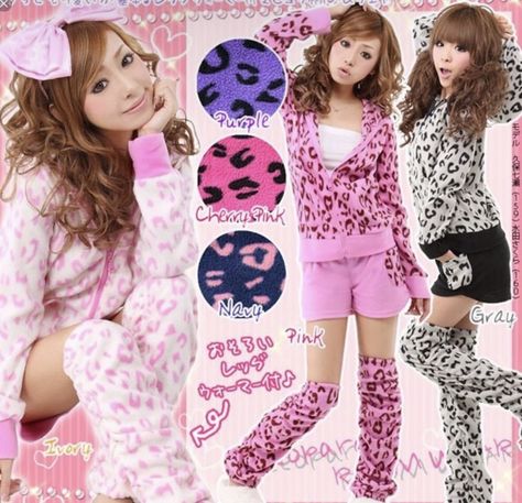 Fluffy Pajamas, Agejo Gyaru, Room Wear, Japanese Room, Harajuku Girls, Gyaru Fashion, Ribbon Headbands, Kawaii Room, Princess Girl