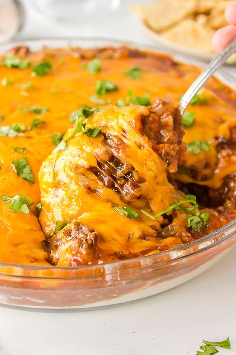 Taco Dip With Ground Beef, Taco Dip With Meat, Best Taco Dip Recipe, Best Taco Dip, Hot Taco Dip, Dip With Ground Beef, Beef Appetizers, Taco Dip Recipe, Layered Taco Dip