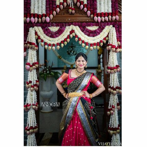 Half Saree For House Warming, Groom Decorations Wedding Home Decor, Saree For House Warming Ceremony, Front Door Flower Decoration Indian, Indian Floral Decor, Leaf Decor Wedding, Home Flower Decor, Janmashtami Decoration, House Warming Ceremony