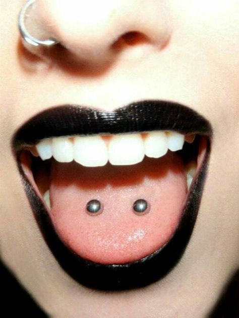 venom bites piercing #oralpiercings #venompiercing Venom Bites, Venom Piercing, Tongue Piercing Jewelry, Tongue Piercings, Mouth Piercings, Double Tongue Piercing, Eye Piercing, Double Cartilage Piercing, Faux Piercing