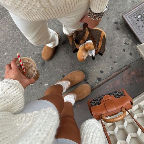 Couple goals fit 🤎#goals #date #outfit #ootd #instagood #fashion #birkenstock #brown #cuge #couple #relationships #love Fall It Girl, Brown Birkenstocks, Birkenstocks Outfit, Starbucks Fall Drinks, Winter Ugg, Autumn Instagram, Fall Stuff, Fall Mood, Fall 23