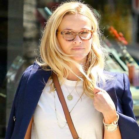 Heart Shaped Face Glasses, Stylish Glasses Frames, Glasses For Oval Faces, Celebrities With Glasses, Reese Witherspoon Style, Cute Glasses Frames, Glasses For Face Shape, Best Eyeglasses, Chic Glasses