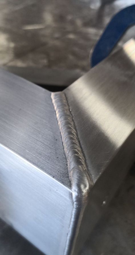 Welding aluminium Welding Aluminium, Tig Welding Aluminum, Aluminium Welding, Aluminum Welding, Welding Aluminum, Aluminum Fabrication, Welding Process, Diy Welding, Aluminum Boat