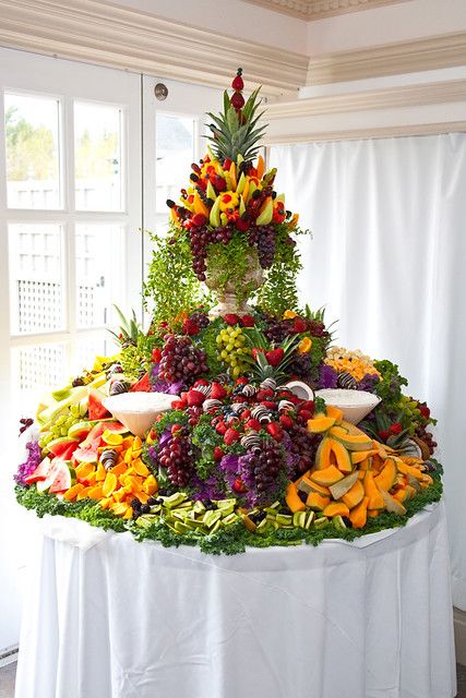 Cascading Fruit Display, Wedding Appetizer Table, Fruit Display Wedding, Fruit Tables, Fruit Party Decorations, Fruit Buffet, Food Display Table, Brunch Party Decorations, Catering Food Displays