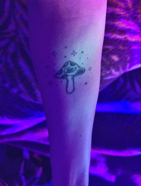 Magic Mushroom Tattoo, Mushroom Tattoo, Mushroom Tattoos, Glitter Tattoo, Magic Mushroom, Minimal Tattoo, Stuffed Mushrooms, Glitter, Tattoos