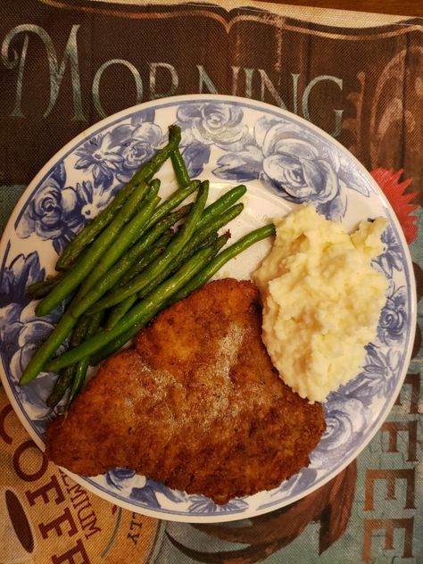 Mashed Potatoes And Green Beans, Apartment Recipes, Potatoes And Green Beans, Chicken Green Beans, Carrots And Green Beans, Pork Schnitzel, With Mashed Potatoes, Healthy Food Inspiration, String Bean