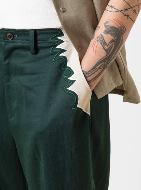 Fashion Trousers, Pockets Design, Fit Details, Streetwear Men Outfits, Look Vintage, Button Design, Fashion Sewing, Pocket Detail, Welt Pockets