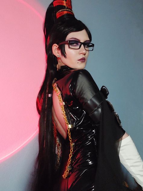 bayonetta cosplay Bayonetta Makeup, Bayonetta Cosplay, Peach Costume, Black Parade, Makeup Accessories, Cosplay Ideas, Just Me, Comic Art, Black Women