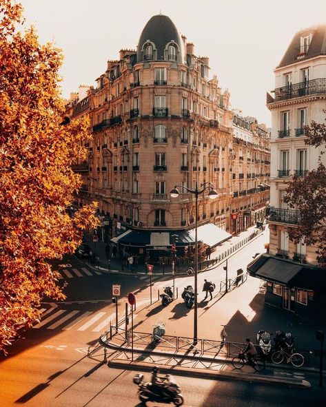 Best Coffee In Paris, Paris Autumn, Coffee In Paris, Paris In Autumn, Paris View, Paris Architecture, Beautiful Paris, Parisian Vibes, Spring Is Here