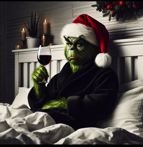 Christmas Funny Wallpaper, Immagini Grinch, Funny Christmas Wallpaper, Wine Wallpaper, Cute Christmas Wallpaper, Funny Phone Wallpaper, Weird Animals, Funny Art, Christmas Wallpaper