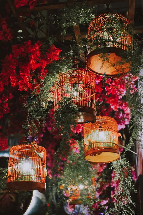 1920s Shanghainese and Jazz Themed Wedding at Grand Hyatt Kuala Lumpur - The Wedding Notebook Birdcage Walk, Chinese Wedding Decor, Wedding Notebook, Birdcages, Grand Hyatt, Chinese Wedding, Bird Cages, Wedding Album, Themed Wedding