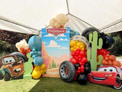 A beautiful cars birthday ❤️ for this backdrop, our client wanted the cars theme but the desert version of it, so we custom design the desert landscape and added our cool friends Lighting and Mater🌵 thank you for trusting our vision ❤️ Planning and concept @pinkfestco Graphic design @uxrodolfo Prints @motionlaserdesign Softplay and jumper @pinkfestco Cars Birthday Party Theme, Mater Birthday Party, Disney Cars Theme Party, Piñata Cars, Vision Planning, Disney Cars Theme, Pixar Cars Birthday, Disney Halloween Decorations, Cool Friends