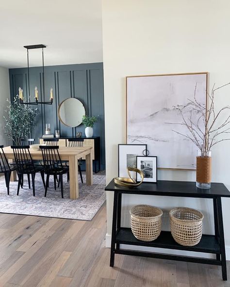 Traditional Modern Mix Dining Room, Gray Table With Black Chairs, Modern Farmhouse Dining Room, Modern Farmhouse Dining, Dinning Room Design, Backsplash Designs, The Dining Room, Dining Room Inspiration, Farmhouse Dining Room