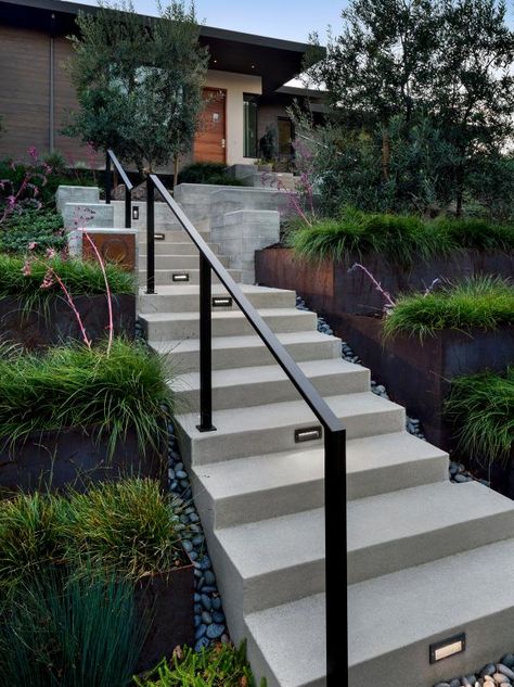 Retaining Wall Stairs With Railing, Outdoor Entry Stairs, Modern Exterior Handrail, Modern Exterior Stairs, Modern Handrails For Stairs Outdoor, Exterior Handrail Design, Exterior Handrails For Steps, Retaining Wall Railing, Modern Handrail Outdoor