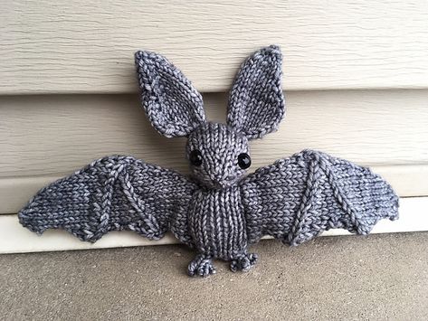 Knitted Stuffed Animals, Crochet Bat, Miniature Knitting, Circular Knitting Machine, Animal Knitting Patterns, Bat Pattern, Crochet Weaves, Knitted Animals, Animal Patterns