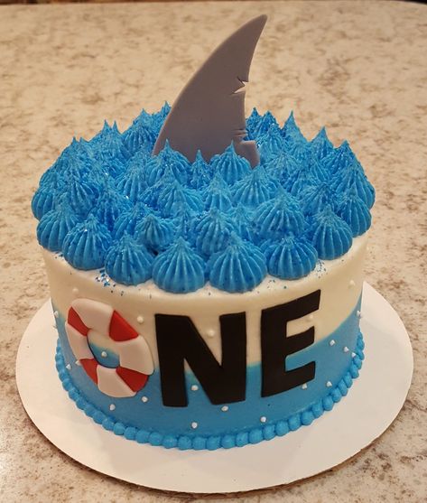 Smash Cake First Birthday, First Birthday Smash Cake, Shark Birthday Cakes, Birthday Smash Cake, Shark Themed Birthday Party, Baby Cake Smash, Anniversaire Diy, Shark Cake, Ocean Birthday