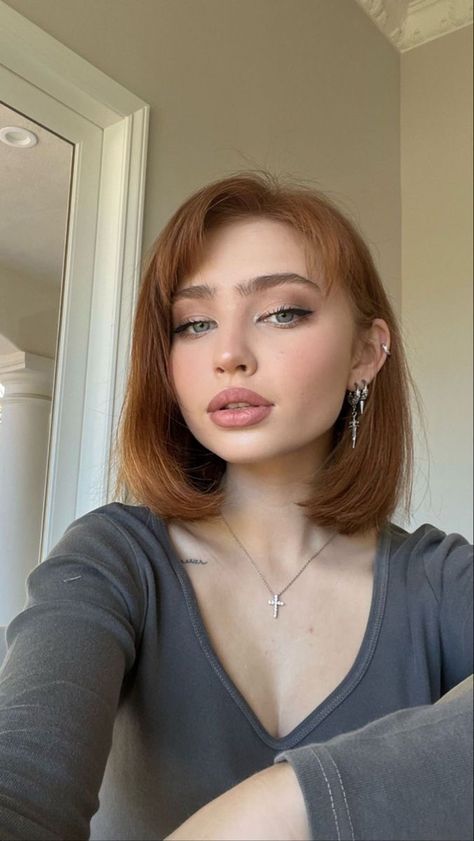 Short Copper Hair, Mekap Mata, Ginger Hair Color, Smink Inspiration, Fotos Goals, Glowing Makeup, Penteado Cabelo Curto, Auburn Hair