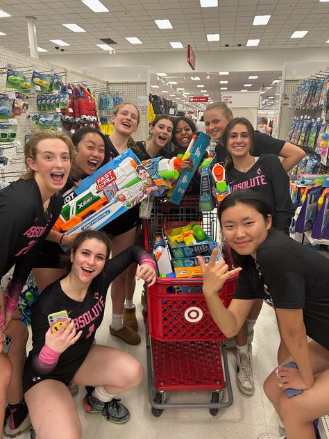 volleyball, water fight, nerf guns, travel Volleyball Room, Assassin Game, Water Volleyball, Senior Year Fun, Sr 25, Summer Checklist, Senior Year Of High School, Friendship Photoshoot, Best Friend Challenges