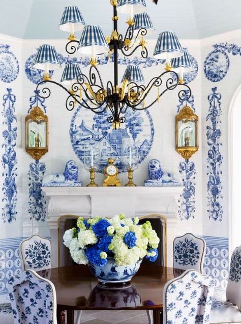 Anthony Baratta, Blue And White Dining Room, Blue White Decor, White Dining Room, White Living, Blue And White China, White Rooms, Blue Rooms, World Of Interiors