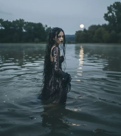 Lake Witch Aesthetic, Dark Water Photoshoot, Witchy Beach Photoshoot, Druid Photoshoot, Dark Mermaid Aesthetic, Handfasting Ceremony, Gothic Pictures, Water Photoshoot, Clear Winter