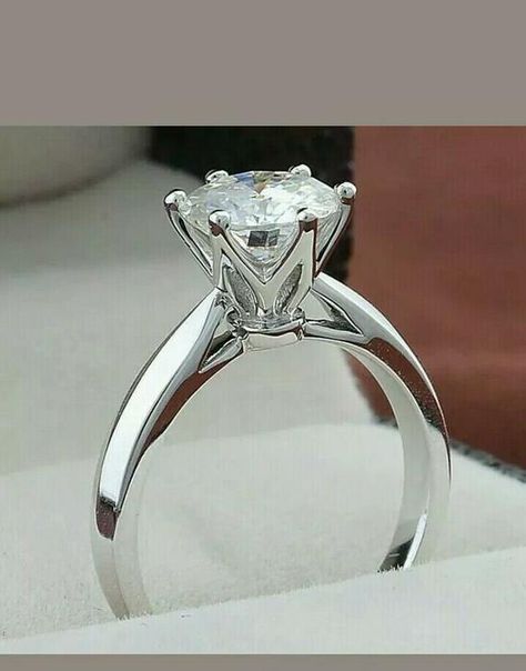 Diamond Solitaire Rings For Women, Platinum Rings For Women, Modern Necklace Design, Solitaire Ring Designs, Marquise Diamond Ring, Solitaire Rings, Classic Engagement, Art Deco Diamond Rings, Cluster Engagement Ring