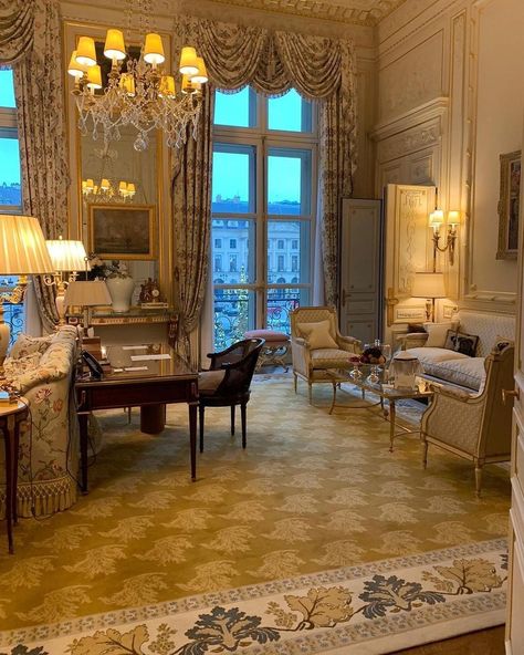 Paris Apartment Aesthetic, Parisian Windows, Parisian Style Interior, Parisian Style Home, Visual Gallery, Ritz Paris, Classic Dining Room, Apartment Aesthetic, Pretty Room