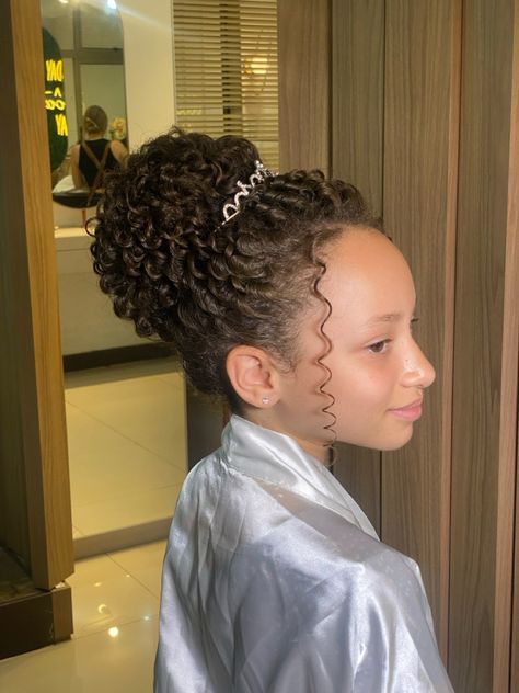 Penteado em cabelo cacheado infantil Penteado para crianças Flowergirl Hairstyle Natural Curly Hair, 15k Followers, Abc, Instagram Photos