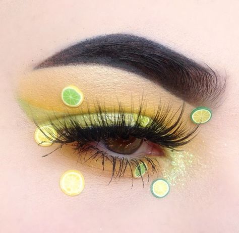 Lemon and lime yellow eye makeup Lemon Eye Makeup, Lemon Makeup, Lemon Makeup Looks, Lemon Eyes, Yellow Eye Makeup, Unicorn Wallpaper Cute, Rhinestone Makeup, Photoshoot Makeup, Makeup Is Life