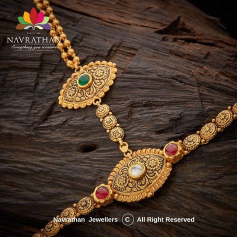 Haath Phool Jewellery Gold Antique, Gold Pocha For Women, Gold Panja For Hand, Navrathan Jewellers, Antic Jewellery, Haath Phool, Bridal Jewellery Earrings, New Gold Jewellery Designs, Antique Gold Jewelry Indian