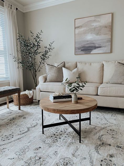 Living Room Clean Decor, Living Room Light Furniture, Neutrals And Grey Living Room, Cute Living Room Ideas Cozy Modern, Cute Neutral Living Room Ideas, Minimalistic Neutral Living Room, Neutral Living Room Designs Small Spaces, Modern Neutral Living Room Design, Neutral Themed Living Room