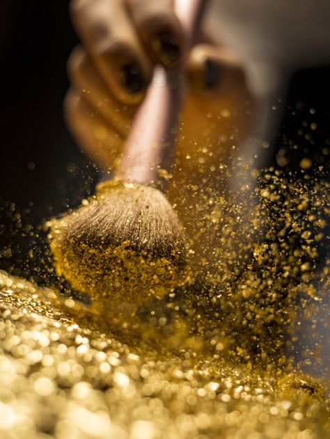 Glitter Photography, Makeup Wallpapers, Gold Aesthetic, Gold Dust, Photo Makeup, Foto Art, Yellow Aesthetic, Aesthetic Colors, Mellow Yellow