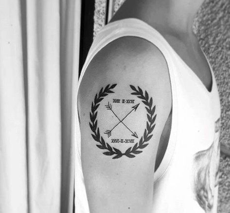 Guys Laurel Wreath With Arrows Arm Tattoo Tattoo Wreath, Laurel Wreath Tattoo, Tricep Tattoos, Wreath Tattoo, Tatuagem Masculina Pequena, Bird Tattoo Wrist, Men Tattoo, Sweet Tattoos, Tattoo Designs For Men