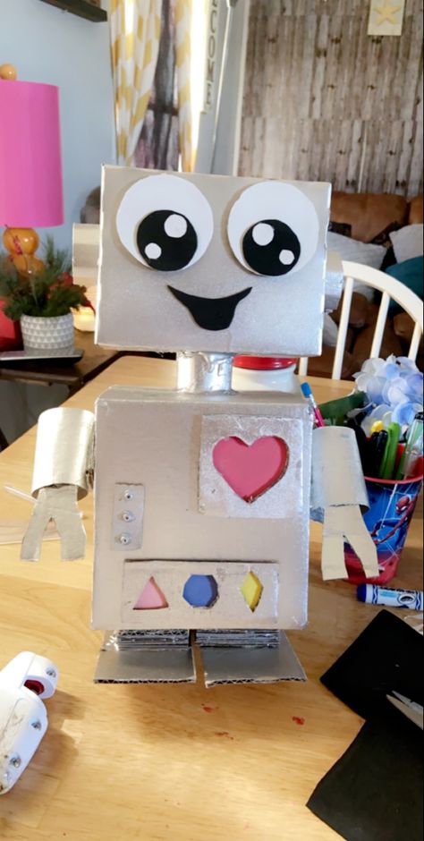 Diy Robot Valentine Boxes, Robot Valentines Boxes, How To Make A Robot Out Of Boxes, Robot Box Craft, Robot Art Project, Recycled Robot Project, Robot Valentine Box Ideas, Valentines Box For Kids, Recycle Robot