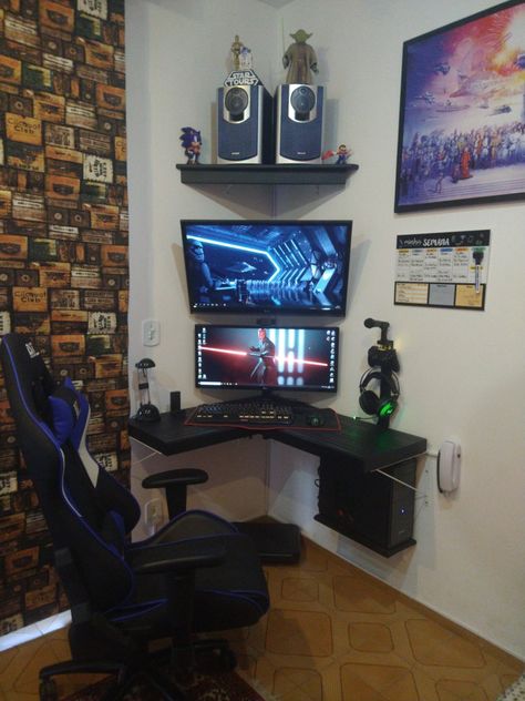 Setup Gamer de canto Small Room Gaming Setup, Room Gaming Setup, Older Boys Bedrooms, Small Gaming Room Ideas, Small Corner Desk, Video Game Bedroom, Room Gaming, Small Game Rooms, Dj Room