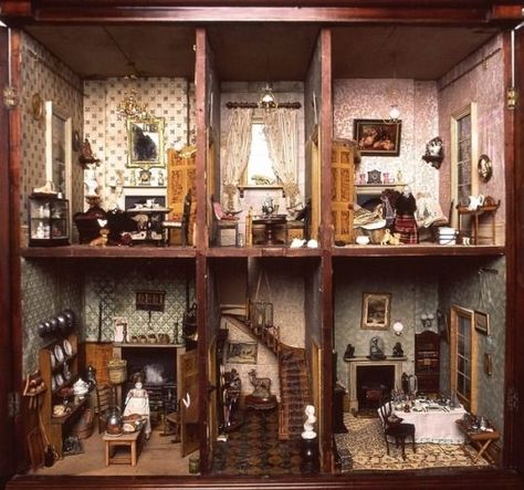 House Lamp, Antique Dollhouse, Victorian Dollhouse, Dolls House Interiors, Victorian Dolls, Modern Dollhouse, Miniature Houses, Old Dolls, Miniature House